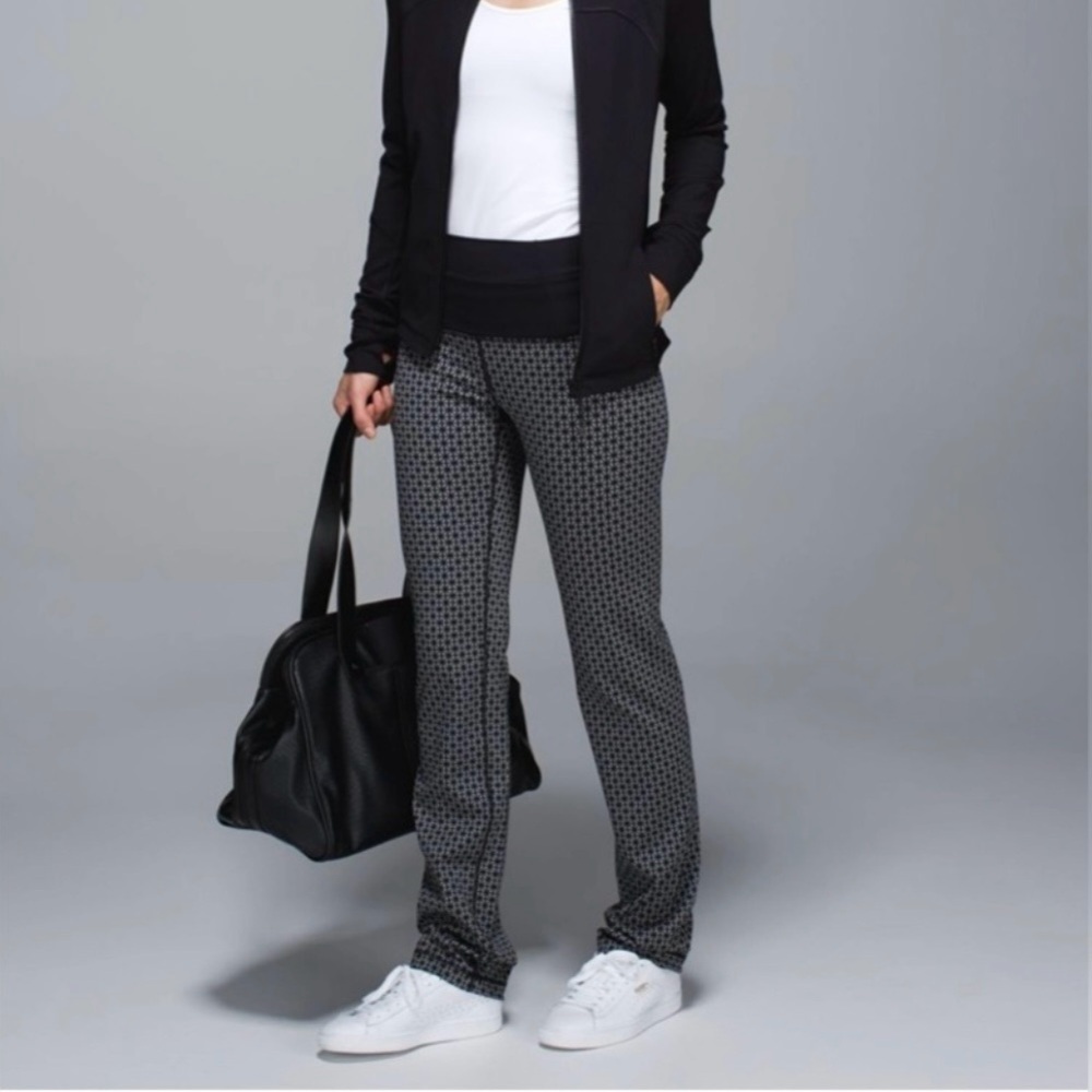 Lululemon Straight-Up Pant in Tri Geo Silver Spoon Black, Estimated Size 10